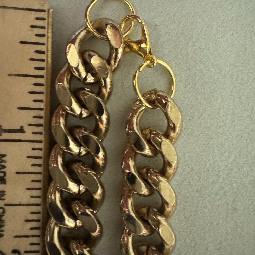 Chunky Gold Cuban Chain Necklace - Bold Cuban Link - Picture 5 of 6